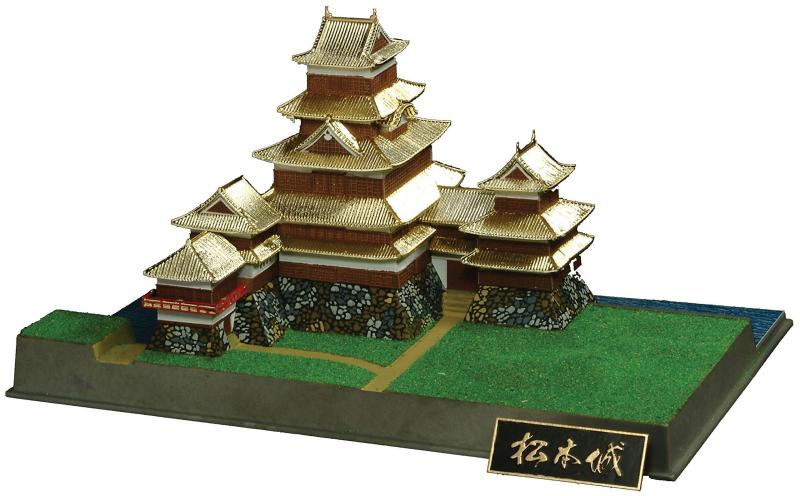 童友社 1/430 日本の名城 ゴールドシリーズ 国宝 松本城 プラモデル JG9日本アルプスの麓松本平に聳える名城。組み立て、塗装が必要なプラモデル。別途、工具、塗料等が必要。完成サイズ:175×115×90mm
