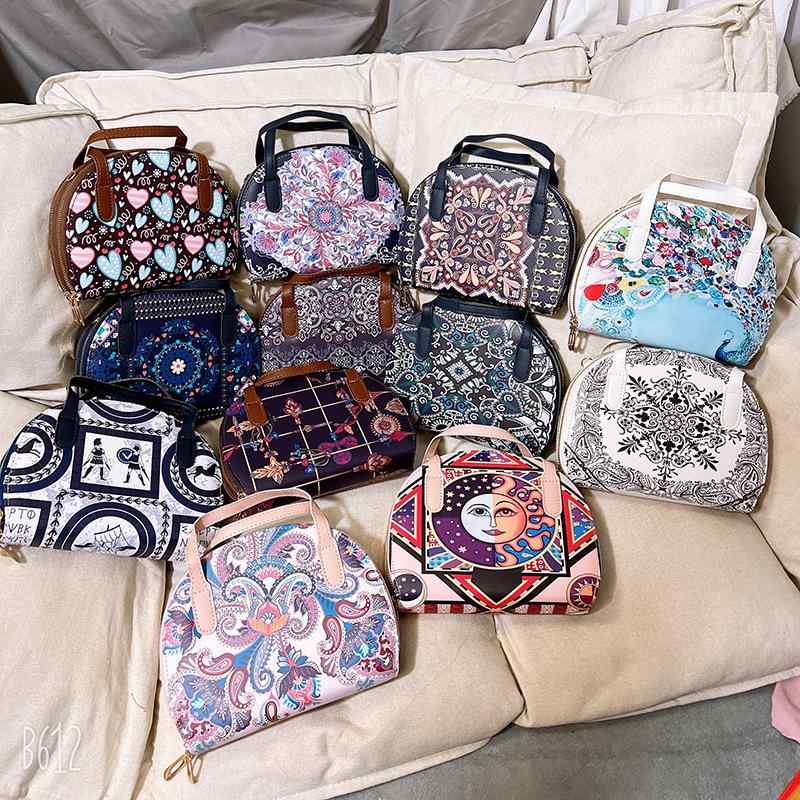 バッグ レディース 女性用 レトロ エスニック 民族風 欧米風 ヴィンテージ ショルダーバッグ ハンドバッグ 斜め掛け クロスボディ 貝殻型 シェル型 多収納 ファスナー付き コンパクト スマホポーチ PUレザー 普段使い 旅行 デイリーユース