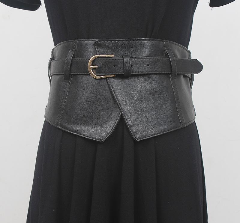 ウエストベルト レディース フェイクレザー 黒 幅広 伸縮性 ゴム ファッション 高級感 スタイルアップ 実用性 万能 スカート コート ワンピース セーター