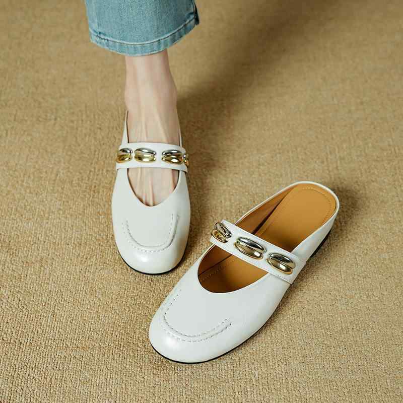 サンダル レディース 牛革 つま先カバー ミュール サボ ウェッジソール レトロ 外履き 通勤 オフィス メタルパーツ 羊革裏地 オフホワイト ブラック 春夏