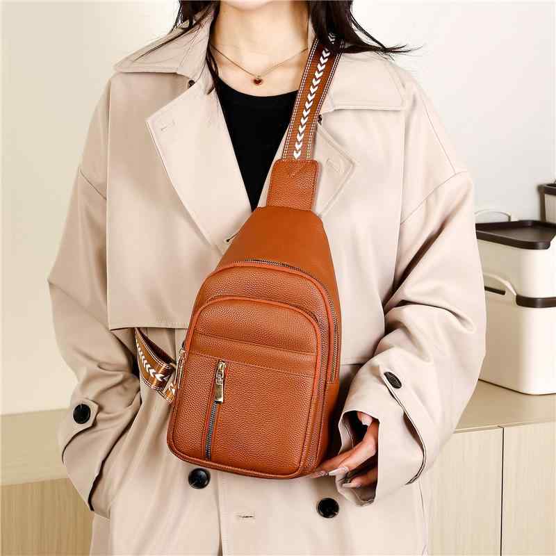 バッグ レディース ボディバッグ PUレザー ショルダーバッグ 斜め掛け ハンドバッグ カジュアル 旅行 普段使い やわらか素材 ファスナー 内ポケット付き グレー ブラック オレンジ