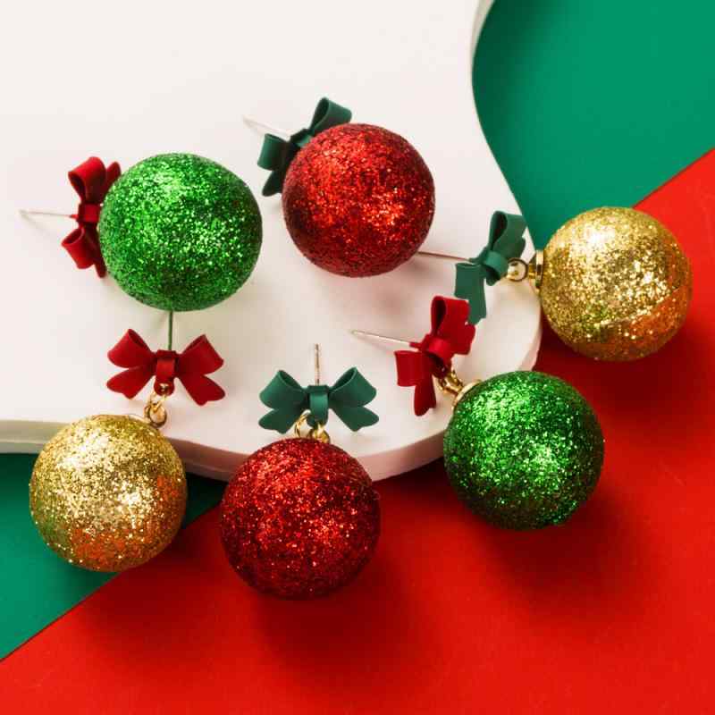 White - ピアス イヤリング レディース 秋冬 クリスマス リボン 丸玉 ボール ラメ アシンメトリー デザイン 合金製 電気メッキ加工 揺れる 華やか おしゃれ かわいい 大人可愛い パーティー お出かけ レッド グリーン ゴールド