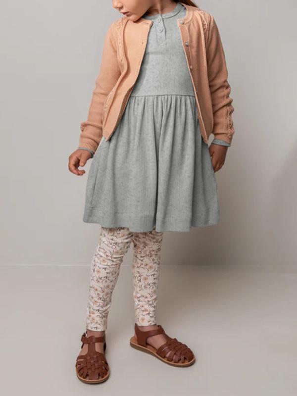 ・スタイル: カジュアル・素材: ニット・カテゴリ: ワンピース・主な素材: 綿95%・性別: 女児用・対象年齢: 3〜8歳 (100〜140cm)・柄: 無地・加工: 柔軟加工・袖丈: 長袖・スカート丈: プリンセスライン・デザイン要素:...