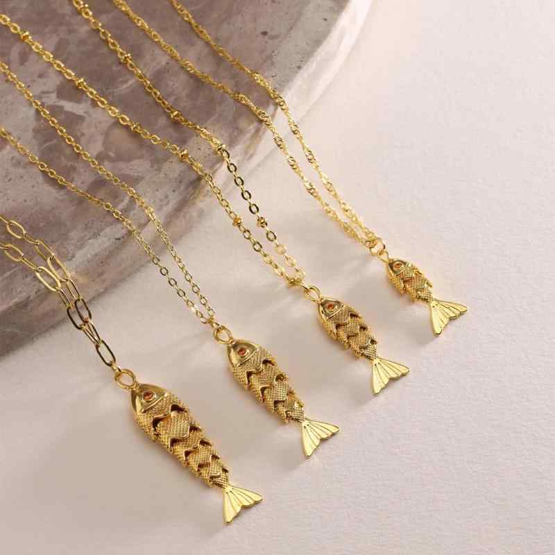 Cubic Zirconia - ネックレス レディース 欧米風 レトロ ファッション 錦鯉モチーフ 魚型 個性的 高級感 電気メッキ加工 銅製 ペンダント 普段使い お出かけ 上品 エレガント