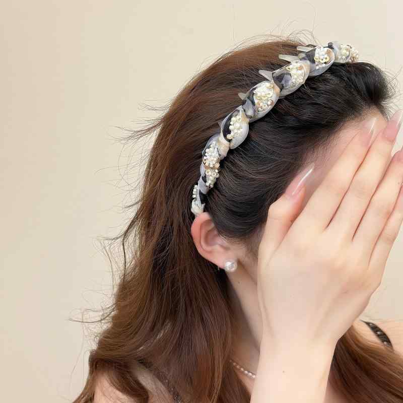・カテゴリ: ヘアアクセサリー・素材: チュール・加工技術: ハンドメイド・カラー展開: ブラック、アイボリー・デザイン: ツイスト編み・スタイル: 韓国風、フェミニン・対象: レディース
