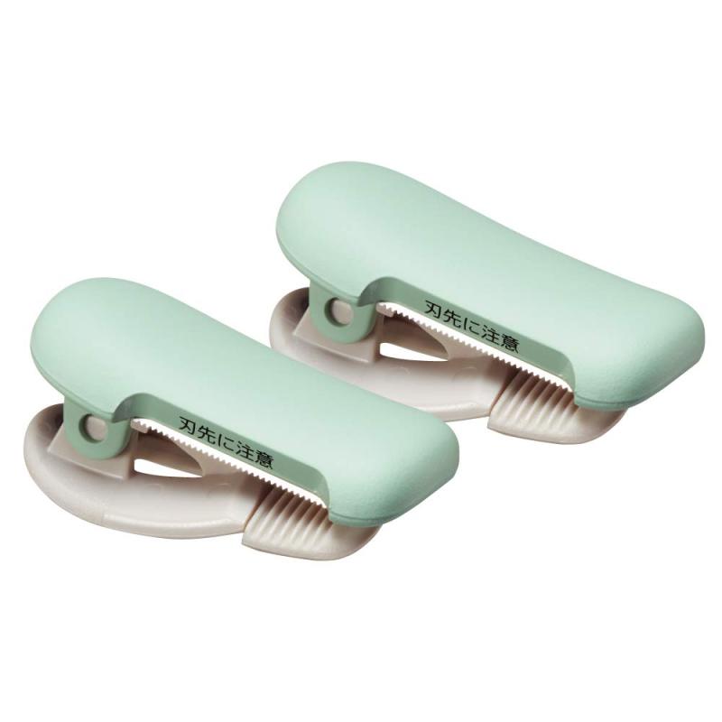 コクヨ マスキングテープカッター カルカット クリップタイプ 10~15mm幅用 パステルグリーン 2個 T-SM400LGX2はさむだけで、付け替えかんたん。クリップタイプのマスキングテープカッター。【カラー】 パステルグリーンX2個【サイズ】 40×20×20mm【対応テープ】 幅10~15mm 小巻きテープ専用【材質】 本体:R-ABS・R-POM、刃:ステンレス