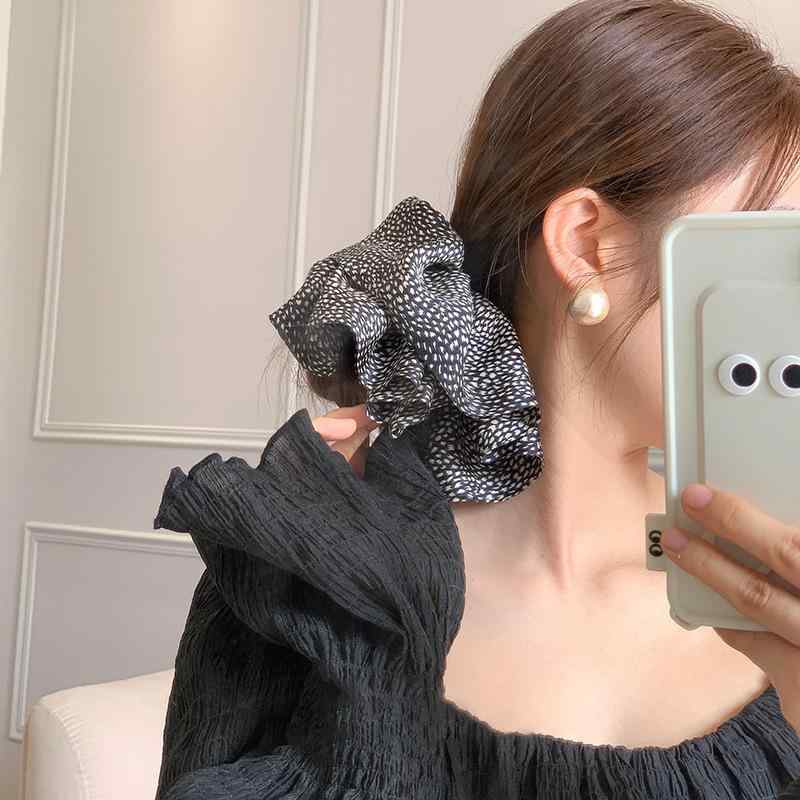 ・カテゴリ: シュシュ・素材: 布・製造方法: ハンドメイド・カラー展開: ヒョウ柄（ブラウン）、ヒョウ柄（ブラック）・柄: メッシュ、ヒョウ柄・スタイル: ファッション通勤、ライトラグジュアリー・タイプ: 大