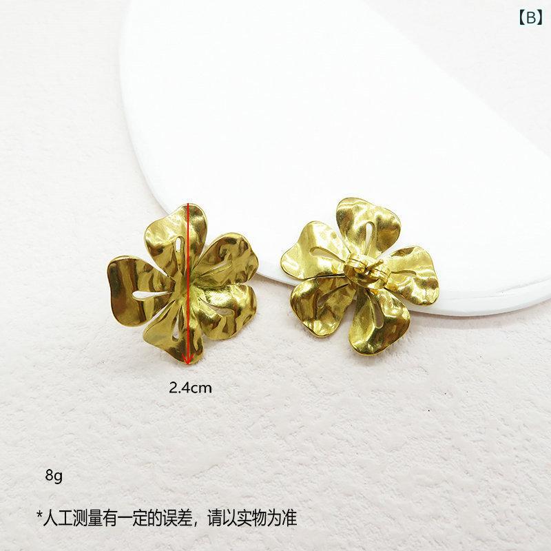 あじゅりのアクセサリーレディース 3点セット ネックレス ピアス 指輪 フラワー 花柄 押し模様 中空 レトロ クラシック サージカルステンレス 電気メッキ加工 金属アレルギー対応 カジュアル フォーマル 通勤 デイリーユース｜アングル3