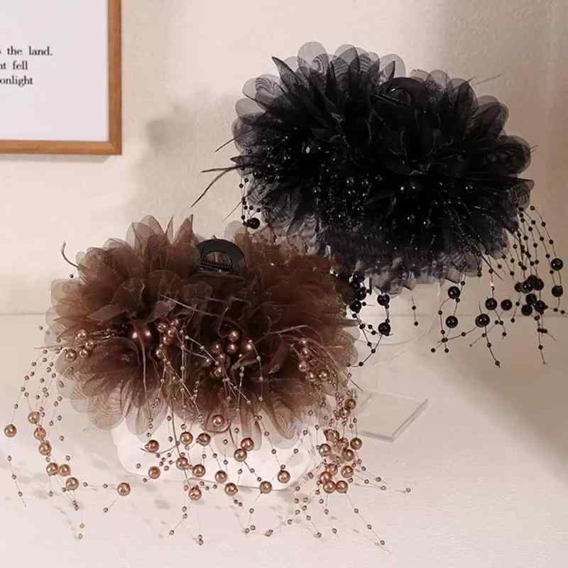 ヘアクリップ レディース 秋冬 ビーズ フリンジ 樹脂製 軽量 高級感 上品 華やか ...
