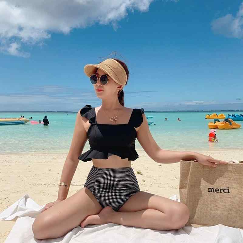 ・カテゴリ: 三角水着（分体セットアップ）・スタイル: ハイウエスト、速乾、セクシー、タイト、高耐久、小清新、コンサバティブ・仕様: 胸パッド付き、ワイヤー付き・主な素材: ポリエステル 85%・裏地素材: ポリエステル 95%・重量: 約260g・袖丈: ノースリーブ・推奨シーン: フィットネス、ボディビルディング、スポーツトレンド、サイクリング、ダンス、水泳・ウォータースポーツ・カラー展開: ブラックチェック（上下セット）・サイズ展開: M（推奨40-52.5kg）、L（推奨52.5-60kg）、XL（推奨60-65kg）、2XL（推奨65-70kg）