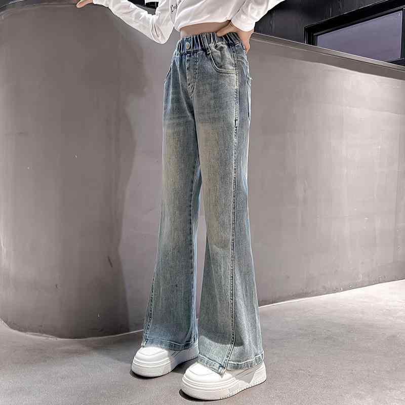 ・カテゴリ: 子供用パンツ・スタイル: 韓国風・素材: デニム（綿 90%）・安全基準: B類・丈: 長ズボン・対象性別: 女の子・対象年齢: 中高学年（8歳以上、身長140cm以上）・種類: デニムパンツ・加工: 柔軟加工・柄: 無地・デザイン要素: スポーツ、トレンド・ウエスト: ミドルウエスト・前開き: ゴム仕様・カラー展開: 画像色、ブラック、ブルー（裏起毛）、ブラック（裏起毛）・サイズ展開: 120cm、130cm、140cm、150cm、160cm、170cm