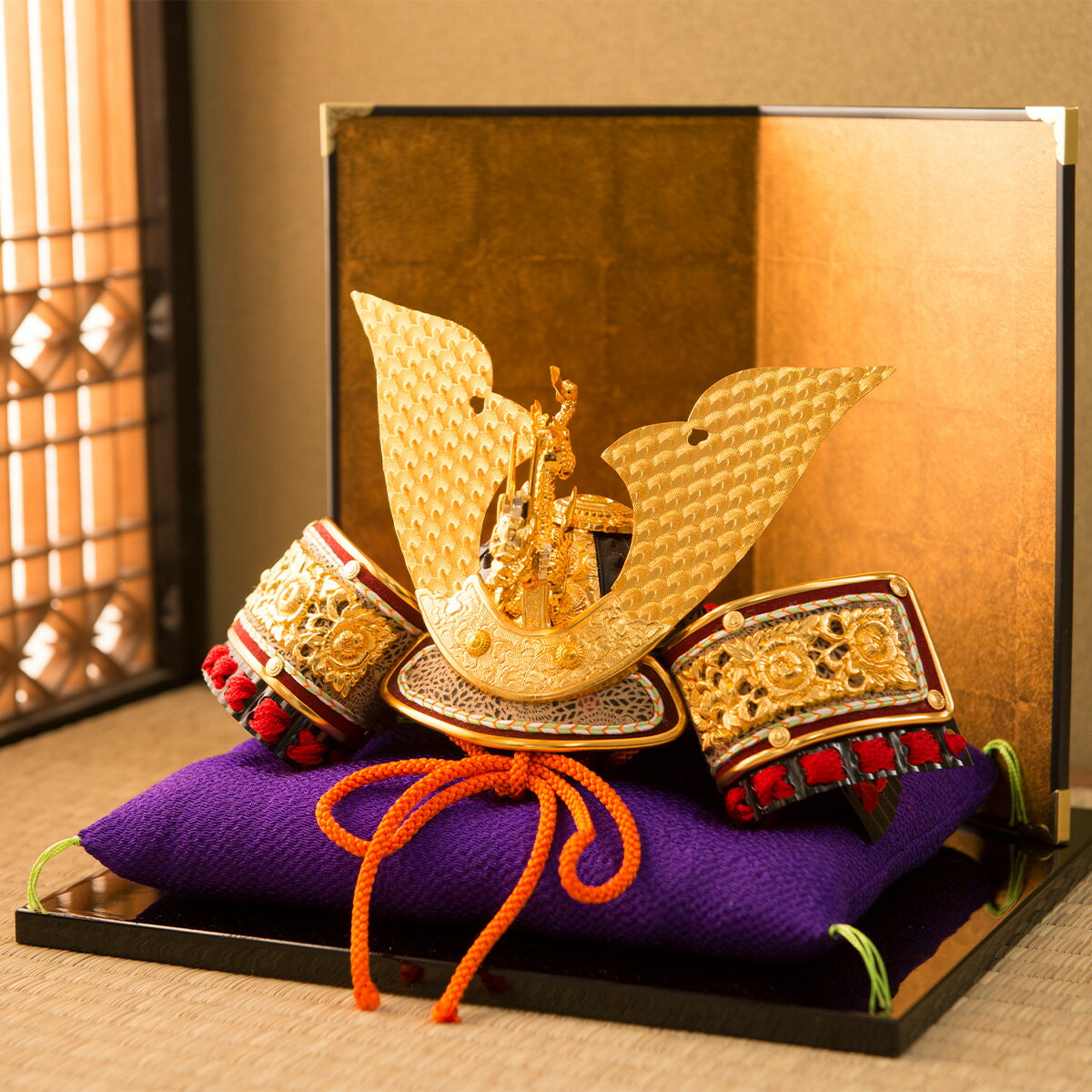 五月人形 コンパクト 兜飾り おしゃれ 極上出世兜 龍頭付 兜 コンパクト ちりめん 端午の節句 初節句 子供の日 マンションサイズ 京都老舗 龍虎堂 リュウコ...