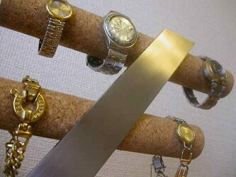 ステンレス支柱が綺麗な8本掛け腕時計スタンドロングトレイ付き