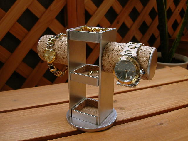 プレゼントに 時計スタンド　送料無料3段トレイ2本掛け腕時計スタンド