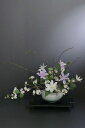 クレマチス × ビバーナム × 陶芸作家 樋口邦春作 青白磁潮流文鉢(造花)