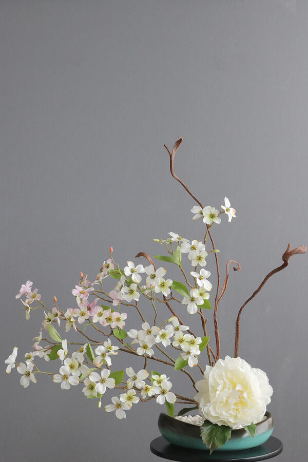 ホワイト芍薬×ハナミズキ 和風スタイル(造花)の紹介画像2