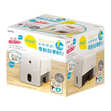 【商品説明】●キッズ人間工学！こどもの行動を分析し使いやすさを追求しました。●机ひろびろスリム設計●外せるコードと、持ちやすいコンパクト設計でゴミ捨てラクラク！●電動でも安心　安全設計●削り上がりオートストップ機能でムダ削りストップ！●キッズ人間工学！こどもの行動を分析し使いやすさを追求しました。●机ひろびろ！スキマに収まるスリム設計。本棚にもスッポリ！●外せるコードと、持ちやすいコンパクト設計でゴミ捨てラクラク！●15度の角度をつけた斜めの挿入口で鉛筆が入れやすい！●削り上がりオートストップ機能でムダ削りストップ！●3種類の鉛筆に対応●安心設計！オーバーヒート防止機能！電源遮断安全機構！●リビングにマッチするカラー展開●商品：76×100×139mm●ACアダプター本体(プラグ含まず)：60×26×45mm●コード長：1.45m●パッケージ：112×142×117mm●本体＝ABS