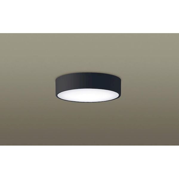 【商品説明】●天井直付型・壁直付型　LED（昼白色）　ダウンシーリング　拡散タイプ　調光タイプ（ライコン別売）　白熱電球100形1灯器具相当【光源】●LED（昼白色タイプ）　●色温度：5000 K　●光源寿命40000時間（光束維持率70％）【寸法質量】●幅：φ130 mm　●高：35 mm●質量：0.4 kg【仕様注意事項】●器具光束：865 lm　●電圧：100 V　●消費電力：9.2 W　●消費効率：94 lm/W●デザイン分類：Casual●【プラスチックカバー】ブラック●天井直付型・壁直付型、拡散タイプ●Ra83【適合ライトコントロール】リビングライコンNQ28752WK （別売）【適合ライトコントロール】リビングライコンNQ28752SK （別売）【適合ライトコントロール】リビングライコンNQ28732WK （別売）【適合ライトコントロール】リビングライコンNQ28732SK （別売）【適合ライトコントロール】リビングライコンNQ28751WK （別売）【適合ライトコントロール】リビングライコンNQ28751SK （別売）【適合ライトコントロール】リビングライコンNQ28770W （別売）【適合ライトコントロール】リビングライコンNQ28770H （別売）【適合ライトコントロール】LED埋込調光スイッチB（ロータリー式）WT57511W （別売）【適合ライトコントロール】LED埋込調光スイッチC（ロータリー式）WTC57521W （別売）【適合ライトコントロール】LED埋込調光スイッチ（ロータリー式） （3.2A）WTC57523W （別売）●100形電球1灯器具相当●天井面・壁面取付専用●送り用端子台付●位相制御式（2線式）●入力電流（100V時）：0.1 A●適合ライコン（別売）との組み合わせで100％〜1％調光可能●直下近接限度10cm