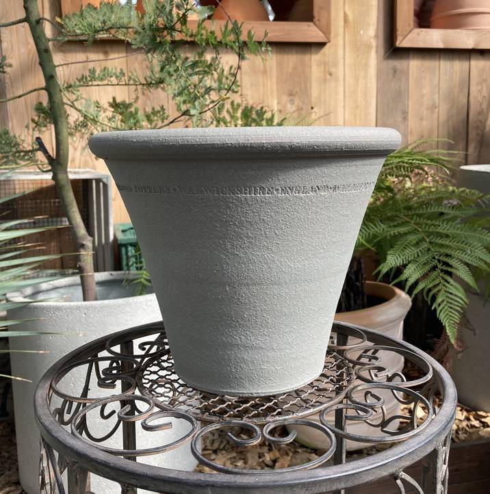 【決算！ポイント5倍！7/31まで】テラコッタ鉢 ウィッチフォード Whichford Plain Flowerpot 1205xa（代引き不可）｜資材04-PAのサムネイル