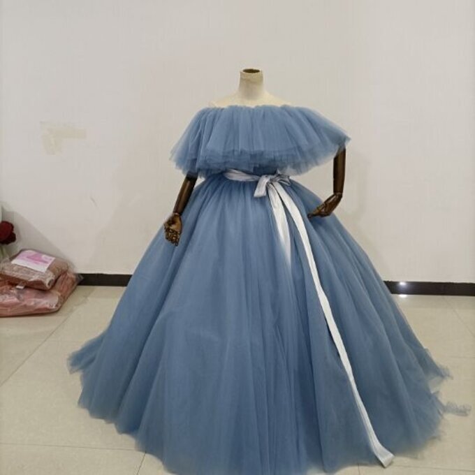 送料無料！ダスティーブルーカラードレス　ボリュームチュールケープ　ウエディングドレス