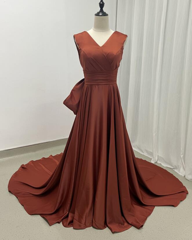 パーティードレス テラコッタ色 ベアトップ カラードレス 華やかなトレーン 2次会 挙式 前撮り