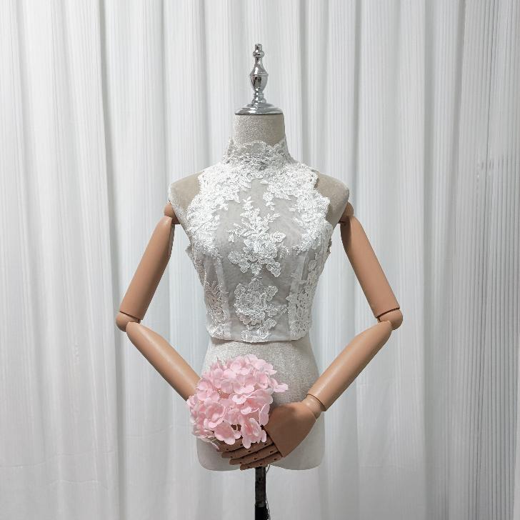 ウエディングドレス ボレロ 咲き誇る透け花レース ハイネック くるみボタン 花嫁