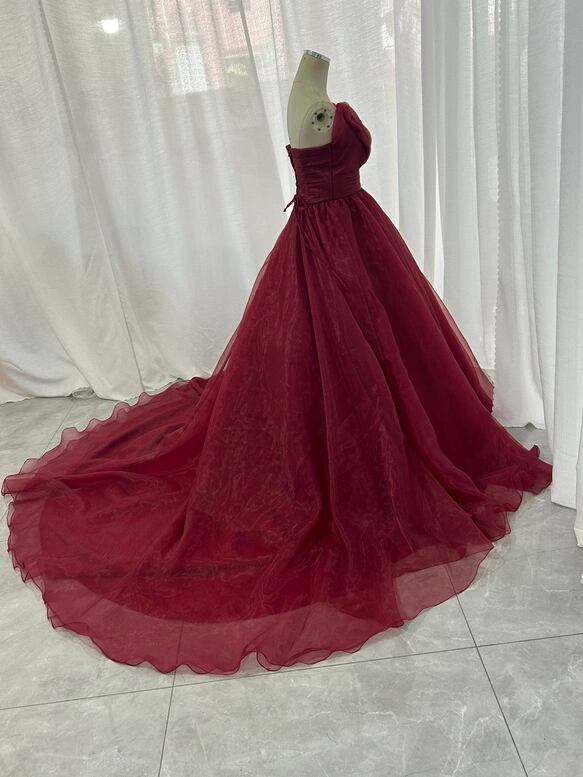カラードレス ワインレッド ベアトップ 上質オーガンジー 大人っぽい ロングトレーン 披露宴