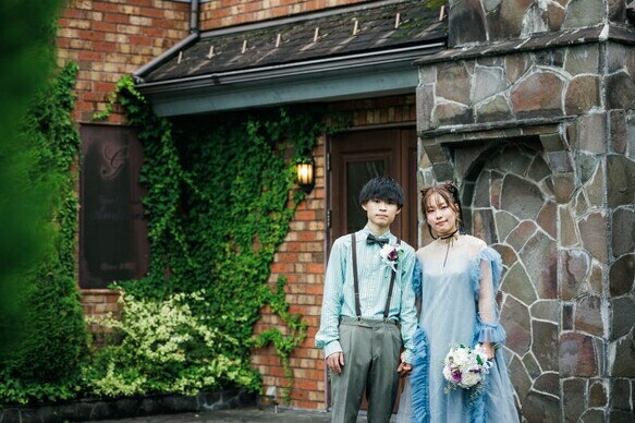 実例写真！カラードレス ツーピース キャミソール ロングトレーン 爽やかで優しいブルー オーガンジー 前撮り 妊婦