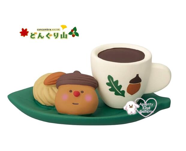 【 concombre グッズ 】 みのりの秋 ZCB-47532 どんぐりコーヒー おやつセット サイズ: 約35×55×20mm ミニチュア 置き物 玄関 受付 かわいい 雑貨 置物 飾り 陶器製 コンコンブル コーヒー カップ クッキー 団栗 デコレコーポ Decole 実【3cmメール便OK】