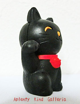 【大人気商品】まねきねこ消しゴム（黒色）　ER-MAN001BK　★縁起物グッズ/福猫/魔除け厄除け/大願成就/Lucky Cat Eraser/合格祈る/願掛け/お守り/おもしろけしごむ面白消しごむ/ケシゴム/おもしろグッズ★【3cmメール便OK】