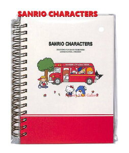 【SANRIOグッズ】A6サイズ リングノート サンリオキャラクターズ　NO.202465 バス柄 横罫線ノート 罫線タイプ ノート 赤バス柄/ハローキティ マイメロデザイン クロミ キキララ タキシードサム/16穴 Ring Note/さんりおグッズ※1個限【3cmメール便OK】