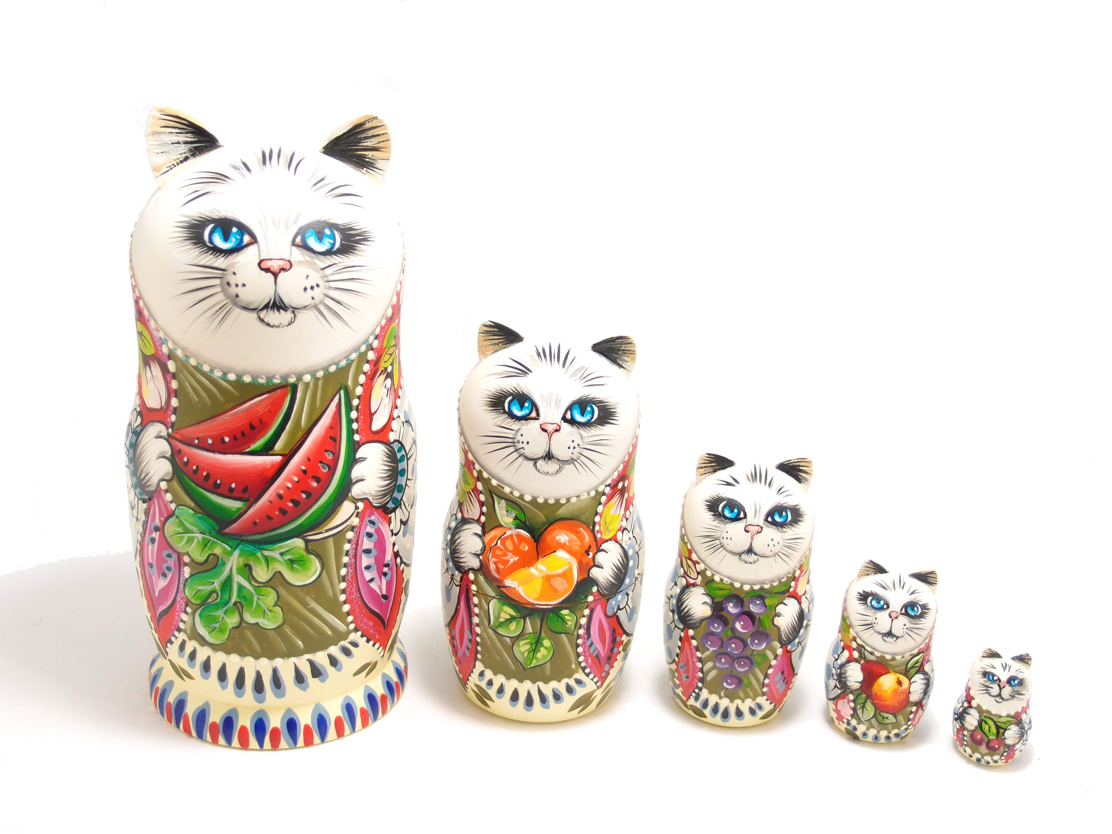 ロシア人民芸術家 ミロノワ 製作 「Russian Style 猫 マトリョーシカ 5個組 18cm 〜フルーツ〜」[ロシア製 / セルギエフ・ポサード産]