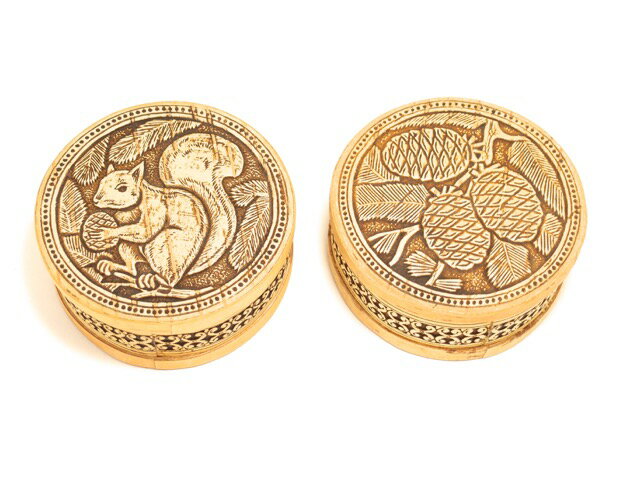 ベレスタ 小箱 (小物入れ) 直径10cm 「リス / 松の実」 [ロシア製]