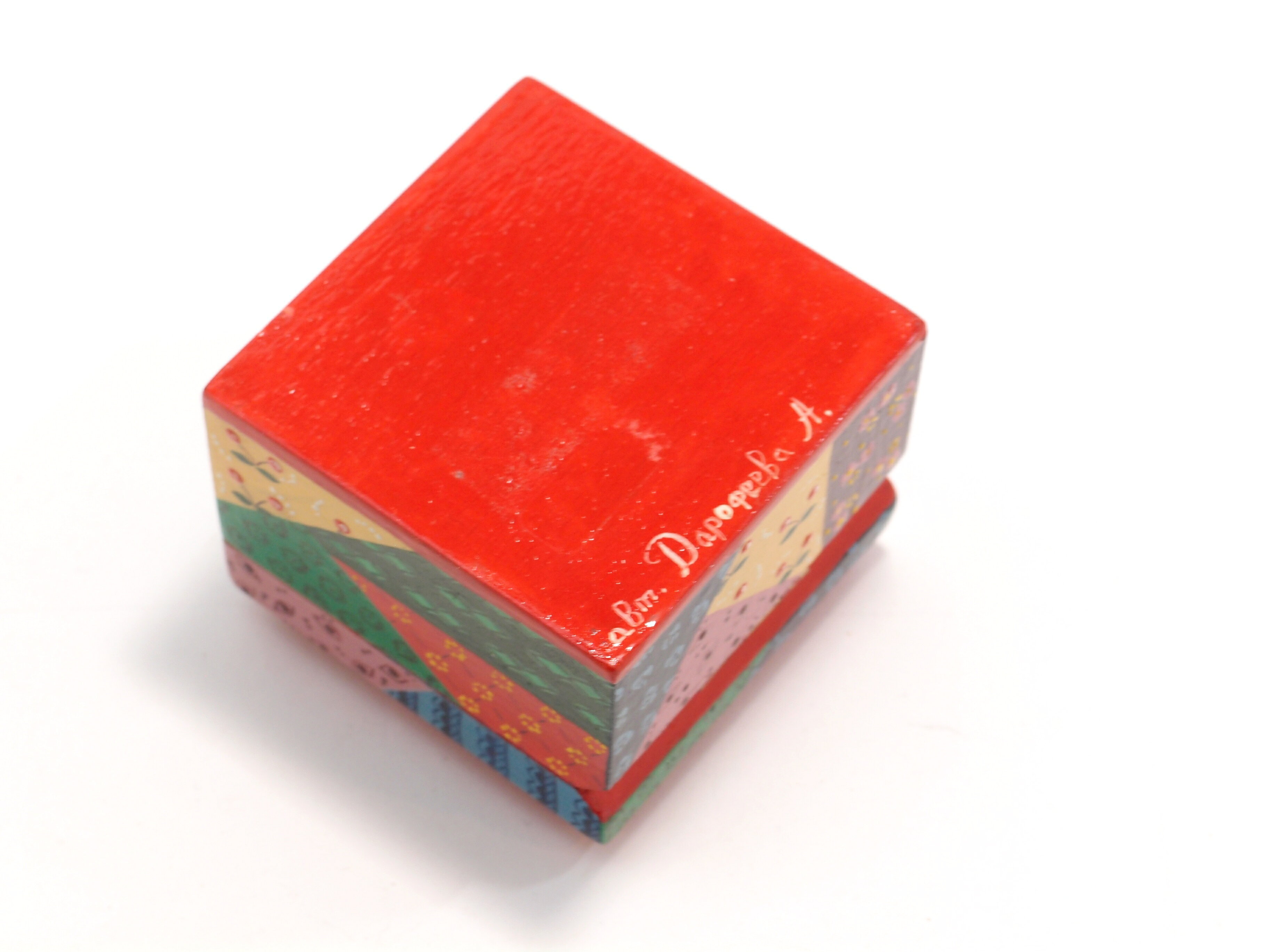 マトリョーシカ作家 ダラフェエヴァ 作「木製小箱 6cm × 5cm」 [ロシア製] [3]