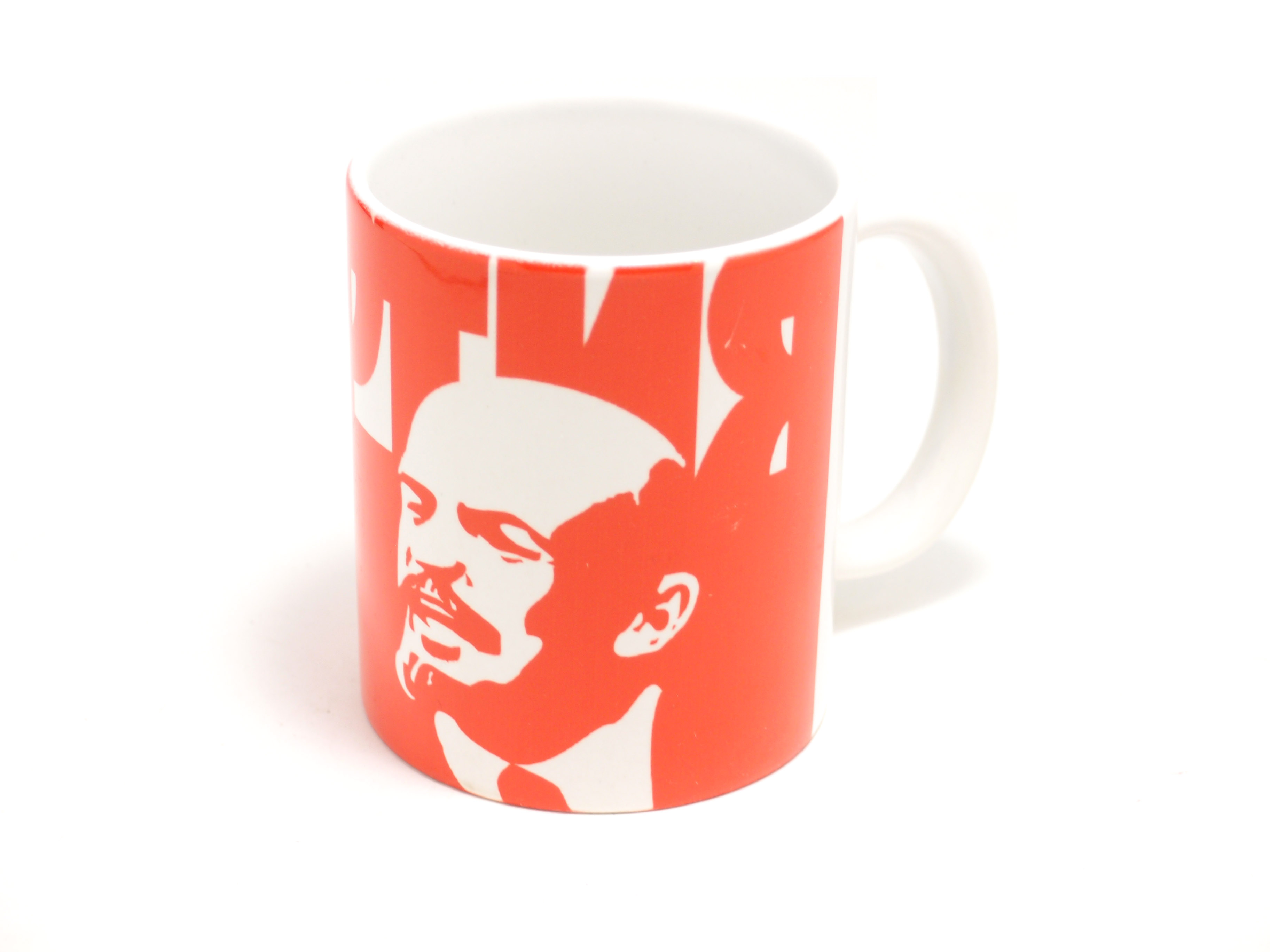 商品情報サイズサイズ：H 9.5cm × Π 8.5cm（200ml）　材質陶器商品説明ロシア製注意事項※モニターの発色具合によって色が異なって見える場合がございます。※気になる点は事前にご連絡を頂きご確認を頂けますのでお問い合わせ下さい。マグカップ 「レーニン」 　ロシアのお土産品として販売されているマグカップをお取り寄せ致しました。 7