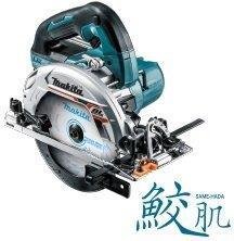 ■商品特徴 ・AC機と同等のハイパワーで、5,000回転/分の高速回転を実現 ・摩擦抵抗を約1/4に低減する「鮫肌」仕様で、1充電当たりの作業量が約50%アップ ・バッテリ配置の見直しにより、ハイパワーBLモータを搭載したコンパクトボディを実現 ・水平に保持しやすい最適なバランス設計 ・新「平行定規固定ツマミ」により、固定精度が大幅に向上し、表面を傷付けずにしっかり固定可能 ・「平行度微調整機構」により、ベース側面とノコ刃の平行度を高精度に維持 ・アンギュラガイドとベースを別体化し、切込み深さ調整がスムーズに ・ブロワ機能の向上により、切断時の墨線視認性が改善 ・切り粉の後部排出性能がアップし、飛散を低減 ・切込み深さ任意ストッパで深さを記憶し、簡単に調整可能 ・墨線「後方」確認用の切り欠きで墨線位置の確認が容易 ・左5°傾斜切断に対応し、フロア材の付け合わせが可能 ・マックパックタイプ4が付属し、連結可能なシステムケースで便利 ■商品仕様 形状：手持ち 動力：電気(充電式) ノコ刃外径：165 mm 回転数/分：5000 回転 切込深さ 45°：46 mm 切込深さ 90°：66 mm 対応電圧：18V バッテリー：標準 充電器：標準 付属バッテリー バッテリー電圧・容量：18V 6Ah×2個 サイズ：幅192x高さ258x長さ286mm 重量：3 kg ブレーキ機能：有り LEDライト：有り ブロワ機能：有り