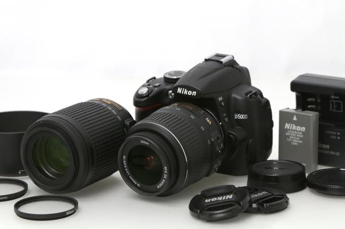 【中古】【極美品】 ニコン デジタル一眼レフカメラ D5000 ダブルズームキット シャッター回数 400回以下 S1890-2E4