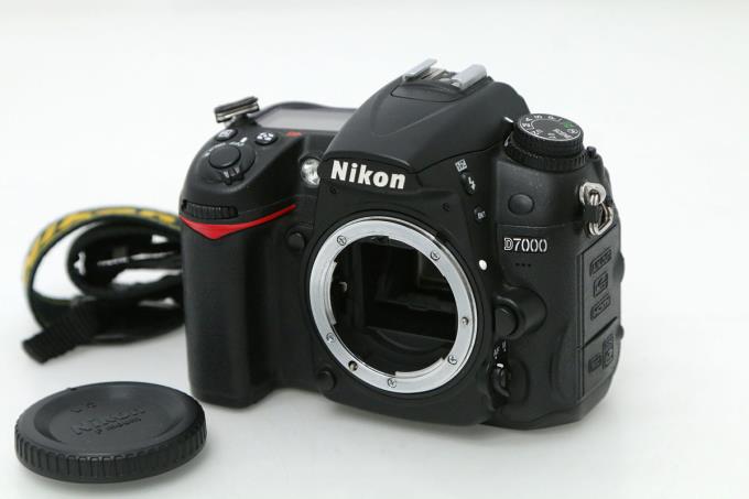 【中古】【並品】 ニコン デジタル一眼レフカメラ D7000 ボディ シャッター回数 約14400回以下 γS2740-2Q2