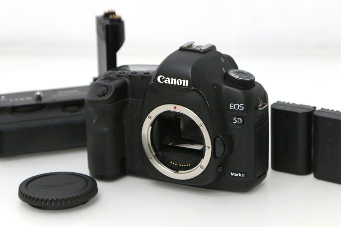 【中古】【並品】 キヤノン デジタル一眼レフカメラ EOS 5D Mark II ボディ シャッター回数約151000回以下 γS2793-2S3