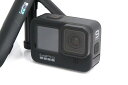 ■商品名 GoPro HERO9 BLACK CHDHX-901-FW ■状態 並品 ■付属品 ・画像にあるものが全てです。 ・バッテリー・充電ケーブルなどは欠品しております。 ・純正の三脚(AFTTM-001)、延長ポールが付属しております。 ■動作 ・当店にて検品後、テスト撮影済みです。 ・マウントフィンガーの片側が、腐食によりやや固くなっております。 ・その他、確認時に不具合は見られず、機能面は概ね良好です。 ■外観 ・外装には、使用に伴うわずかな擦れ傷などがございます。 ・マウントフィンガーには、多少のよごれの付着・若干の腐食などが見受けられます。 ・液晶面に保護フィルムは貼られておりません。 ・液晶面・レンズ面は概ね綺麗な状態です。 ・三脚には、若干の擦れ傷などが見られます。 ・中古品のため、表面のわずかな擦れやファインダー内部の微量なホコリなどはご容赦ください。