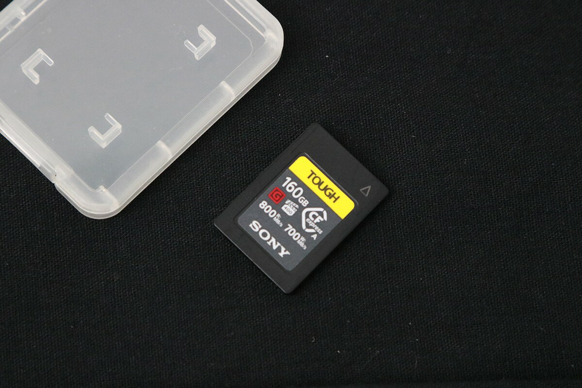 ■商品名 ソニー CEA-G160T [160GB] ■状態 美品 ■付属品 ケース ※付属品について 上記、主要な付属品を記載しております。 画像にあるものが全てとなりますので、詳細は商品写真よりご確認ください。 ■外観 本体：問題なし ■動作 通常動作：問題なし ■コメント ・中古品のため、わずかな擦れなどの微細なダメージはご容赦ください。 ・一部メーカー保証書が付属している商品がありますが、中古品のためメーカー保証有効の有無はわかりかねます。