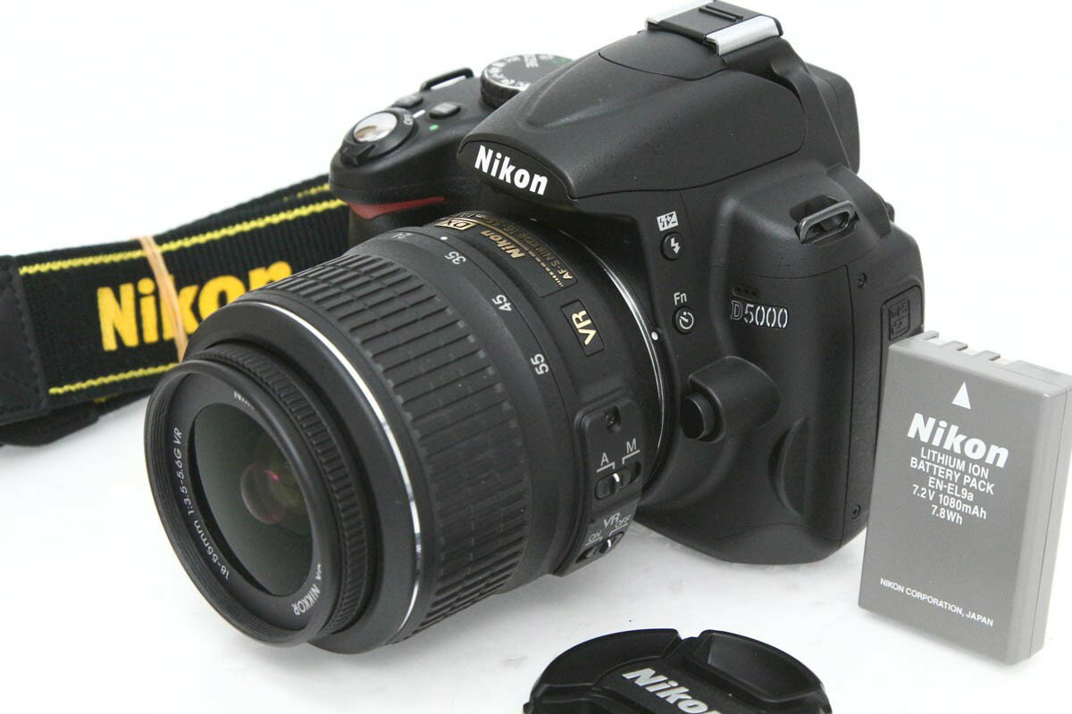 【中古】【並品】ニコン D5000 レンズキット（センサー清掃済み） CA01-R3077-3Y1B Nikon Fマウント APS-C 標準ズーム 手ブレ補正 レンズ付き セット 中古