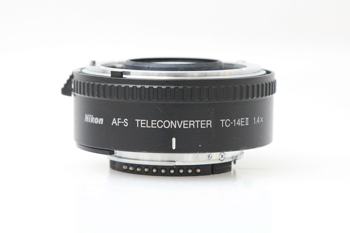 ■商品名 ニコン AI AF-S Teleconverter TC-14E II ■状態 お買い得品 スレ・キズがあります。 使用感が高い状態です。 ケースが欠品しています。 現状確認できる症状を記載しております。記載以外の症状が発生する場合がございます。 ■付属品 商品写真に写っているものが全てです。 商品写真よりご確認ください。 ■コメント 当商品は お買い得品 です。 お買い得品は状態や動作の一部に問題がありますが、基本的な使用は可能な状態の商品です。 現状確認できる症状を記載しております。記載以外の症状が発生する場合がございます。 お客様の使用用途に適さない状態である可能性があるため、商品説明をよくご確認の上ご検討ください。 ご不明点がある場合は、ご説明いたしますのでお問い合わせください。