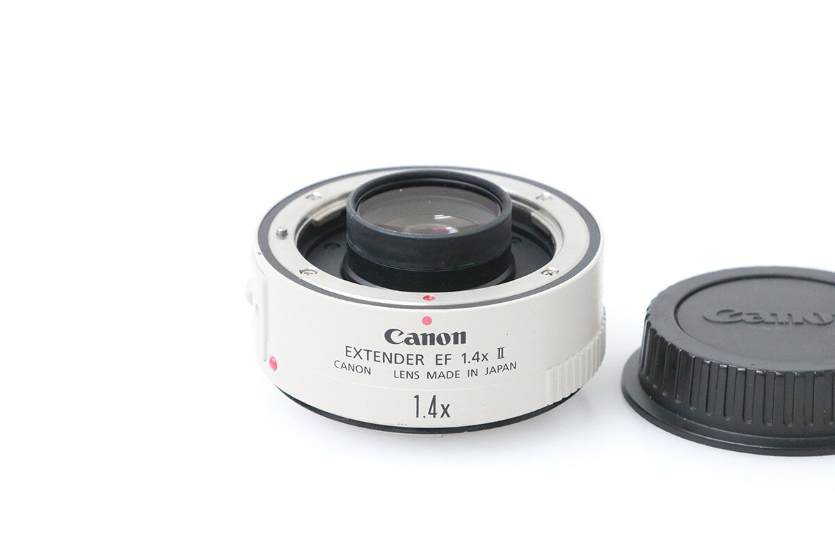 ■商品名 キヤノン EXTENDER EF1.4X II ■状態 お買い得品 スレ・キズがあります。 使用感が高い状態です。 Fキャップ、ケースが欠品しています。 現状確認できる症状を記載しております。記載以外の症状が発生する場合がございます。 ■付属品 商品写真に写っているものが全てです。 商品写真よりご確認ください。 ■コメント 当商品は お買い得品 です。 お買い得品は状態や動作の一部に問題がありますが、基本的な使用は可能な状態の商品です。 現状確認できる症状を記載しております。記載以外の症状が発生する場合がございます。 お客様の使用用途に適さない状態である可能性があるため、商品説明をよくご確認の上ご検討ください。 ご不明点がある場合は、ご説明いたしますのでお問い合わせください。