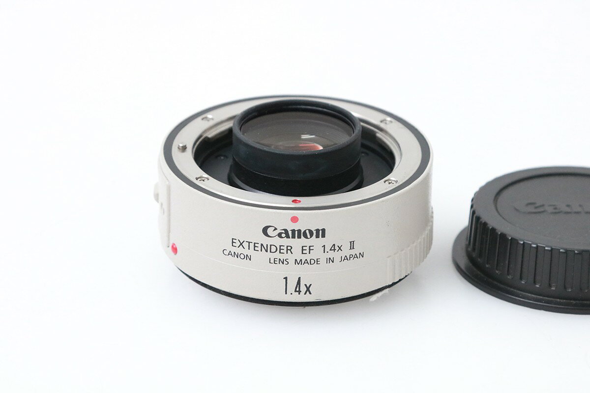 ■商品名 キヤノン EXTENDER EF1.4X II ■状態 お買い得品 スレ・キズがあります。 使用感が高い状態です。 Fキャップ、ケースが欠品しています。 現状確認できる症状を記載しております。記載以外の症状が発生する場合がございます。 ■付属品 商品写真に写っているものが全てです。 商品写真よりご確認ください。 ■コメント 当商品は お買い得品 です。 お買い得品は状態や動作の一部に問題がありますが、基本的な使用は可能な状態の商品です。 現状確認できる症状を記載しております。記載以外の症状が発生する場合がございます。 お客様の使用用途に適さない状態である可能性があるため、商品説明をよくご確認の上ご検討ください。 ご不明点がある場合は、ご説明いたしますのでお問い合わせください。
