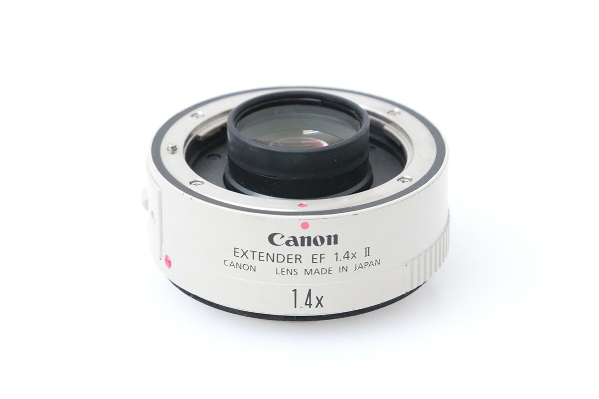 ■商品名 キヤノン EXTENDER EF1.4X II ■状態 お買い得品 フロントキャップ、リアキャップ、ケースが欠品しています。 スレ・キズがあり、使用感が高い状態です。 スソゴムに切れがあります。 現状確認できる症状を記載しております。記載以外の症状が発生する場合がございます。 ■付属品 商品写真に写っているものが全てです。 商品写真よりご確認ください。 ■コメント 当商品は お買い得品 です。 お買い得品は状態や動作の一部に問題がありますが、基本的な使用は可能な状態の商品です。 現状確認できる症状を記載しております。記載以外の症状が発生する場合がございます。 お客様の使用用途に適さない状態である可能性があるため、商品説明をよくご確認の上ご検討ください。 ご不明点がある場合は、ご説明いたしますのでお問い合わせください。