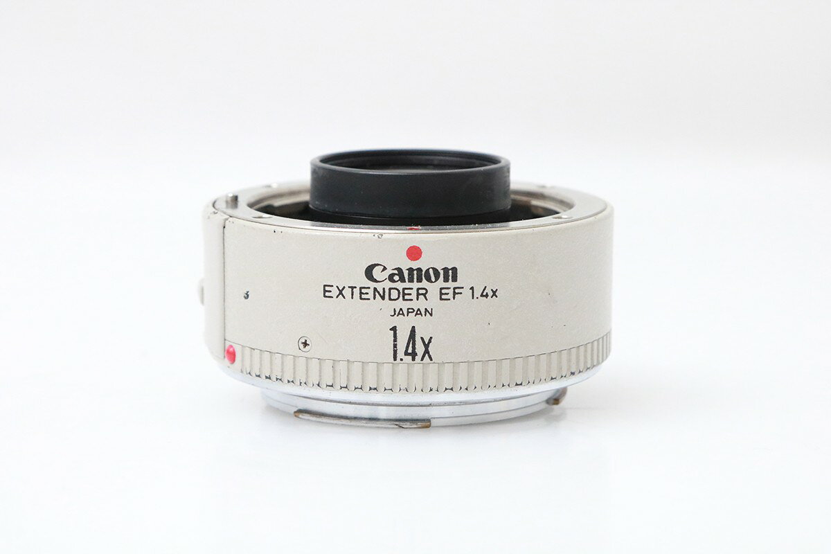 ■商品名 キヤノン EXTENDER EF1.4x ■状態 お買い得品 スレ・キズがあります。 使用感が高い状態です。 ケースが欠品しています。 現状確認できる症状を記載しております。記載以外の症状が発生する場合がございます。 ■付属品 商品写真に写っているものが全てです。 商品写真よりご確認ください。 ■コメント 当商品は お買い得品 です。 お買い得品は状態や動作の一部に問題がありますが、基本的な使用は可能な状態の商品です。 現状確認できる症状を記載しております。記載以外の症状が発生する場合がございます。 お客様の使用用途に適さない状態である可能性があるため、商品説明をよくご確認の上ご検討ください。 ご不明点がある場合は、ご説明いたしますのでお問い合わせください。