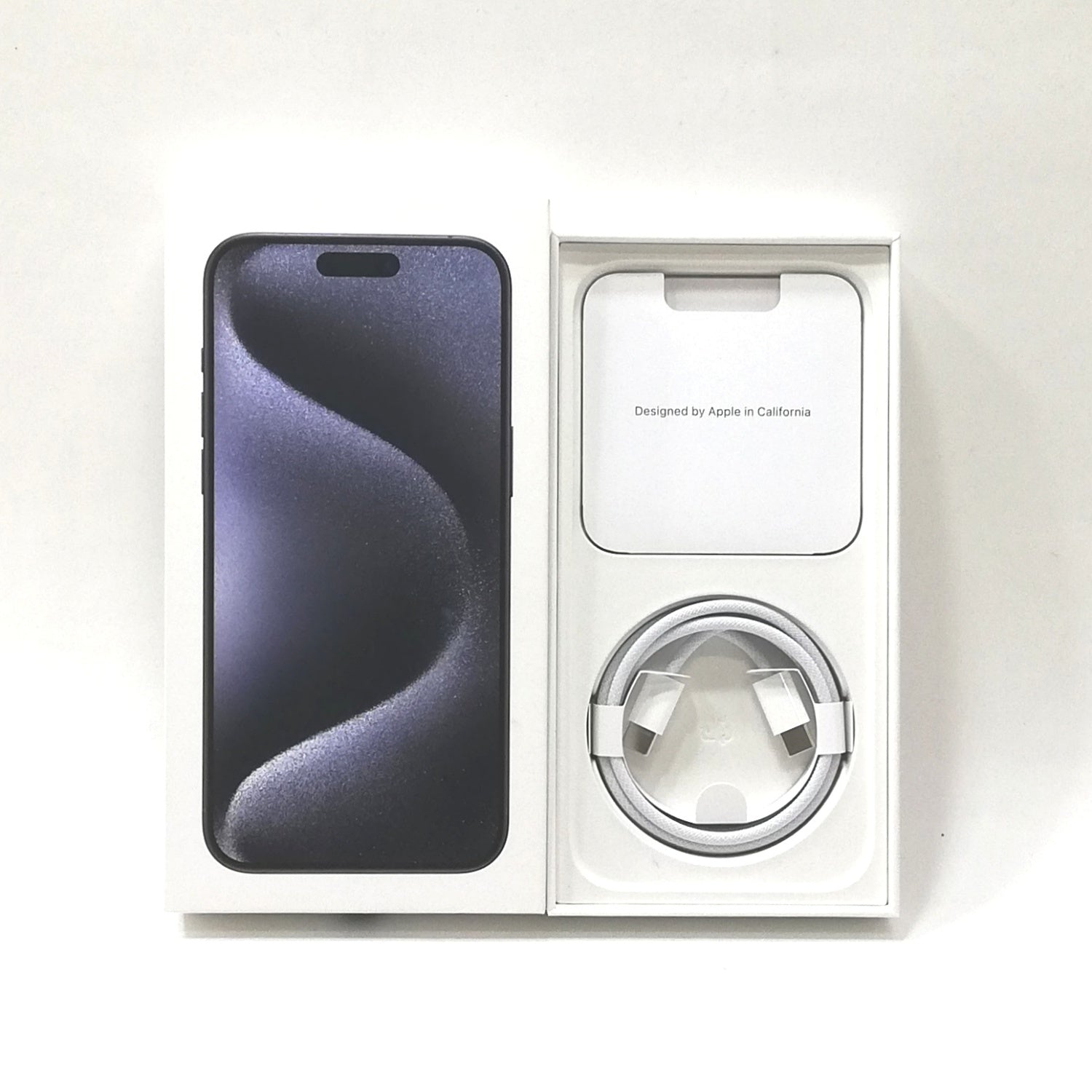 【中古品】Apple(アップル) iPhone 15 Pro Max / 2023 / 256GB / ブルーチタニウム / 国内版SIMフリー / ランク:A / MU6T3J/A / A3105 【中古品管理番号:37696】