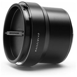 ハッセルブラッド往年のレンズを最新の中版ミラーレスカメラのX1Dに装着可能にXVレンズアダプターにより、X1D-50cにハッセルブラッドVシステムレンズのフルライン（C、CB、CF、CFI、CFE、F、FEレンズ）が装着できます。これらのレンズはX1D-50cの電子シャッター機能を利用することで使用可能です。XシステムのアクセサリーにXVレンズアダプターが加わることにより、X1D-50cで30-500mmの焦点距離に渡る60本以上のVシステムのレンズラインナップが新たに利用可能になります。ハッセルブラッド往年のレンズを最新の中版ミラーレスカメラのX1Dに装着可能に
