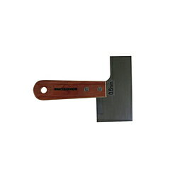 ブレードの3辺の長さを変えてあるので、状況に応じて使い分けができます。出隅、入隅など細かな所のクロスカットに便利なミニ地ベラです。